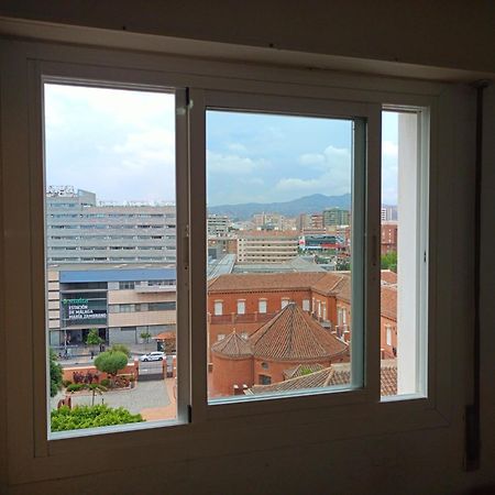 Habitacion Privada Centro Malaga Cerca Tren Maria Zambrano Y Playa Muy Buena Conexion Wifi Kültér fotó