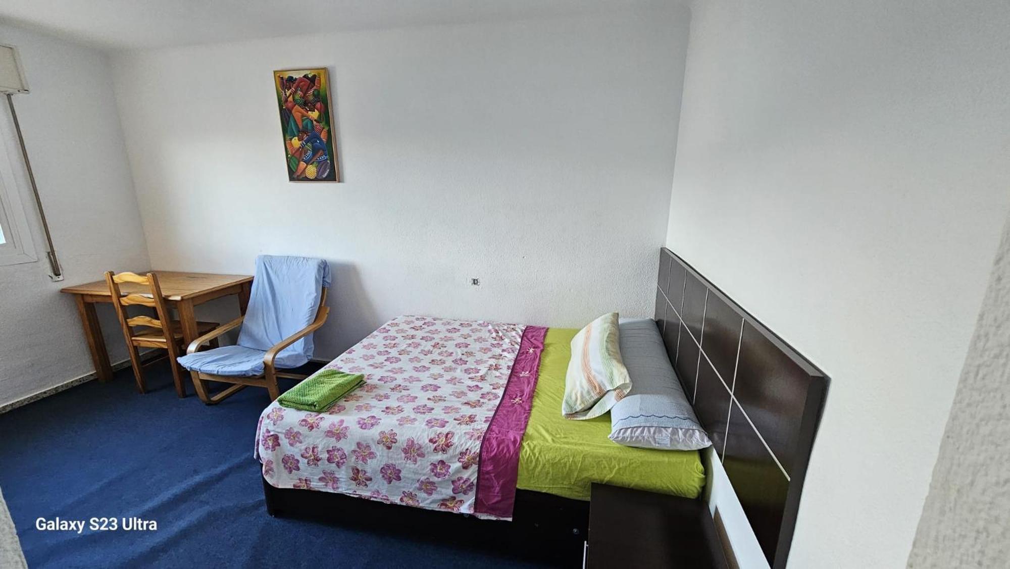 Habitacion Privada Centro Malaga Cerca Tren Maria Zambrano Y Playa Muy Buena Conexion Wifi Kültér fotó