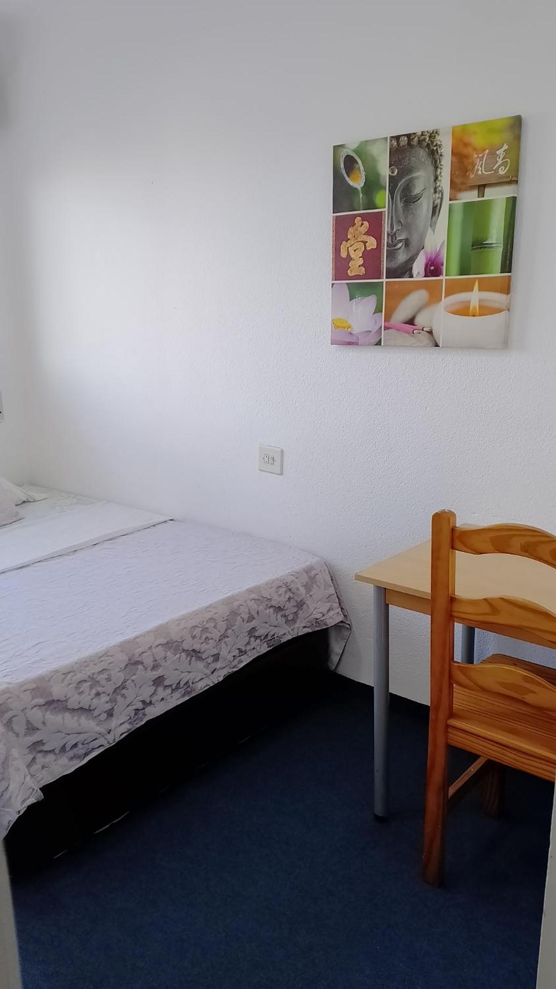 Habitacion Privada Centro Malaga Cerca Tren Maria Zambrano Y Playa Muy Buena Conexion Wifi Kültér fotó