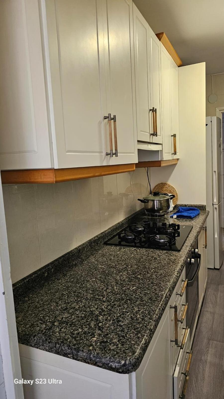 Habitacion Privada Centro Malaga Cerca Tren Maria Zambrano Y Playa Muy Buena Conexion Wifi Kültér fotó