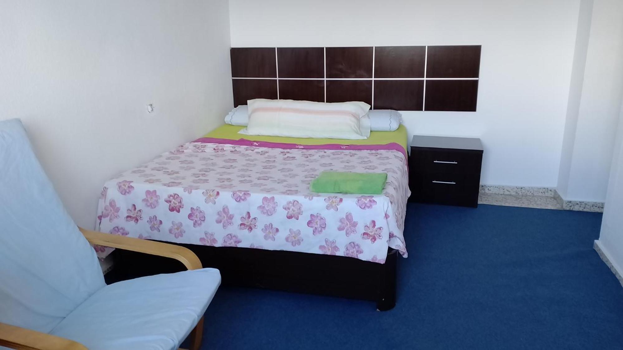 Habitacion Privada Centro Malaga Cerca Tren Maria Zambrano Y Playa Muy Buena Conexion Wifi Kültér fotó