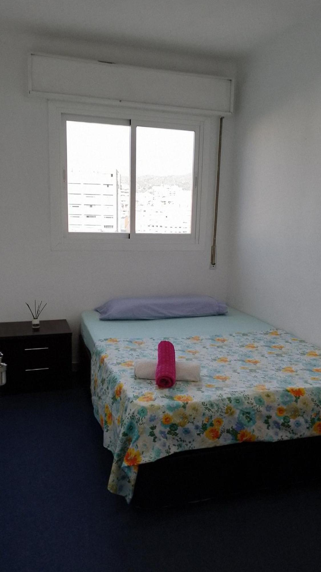 Habitacion Privada Centro Malaga Cerca Tren Maria Zambrano Y Playa Muy Buena Conexion Wifi Kültér fotó
